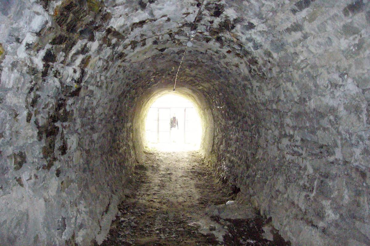 Cannoniere in caverna - Monte Morissolo